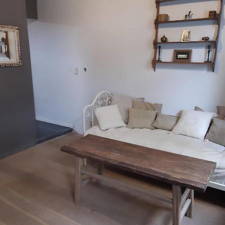 Maison Cosy Au Centre De Nivelles - Videosurveillance Exterieure Экстерьер фото